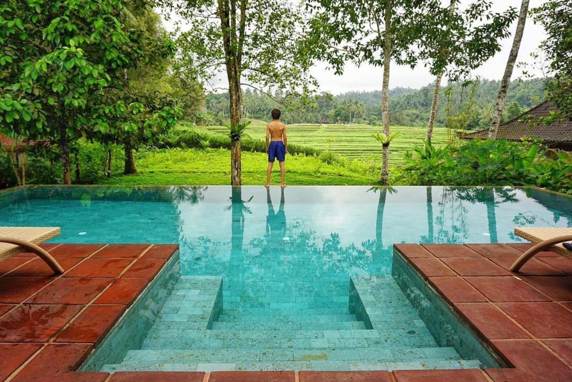 โคลฟ ทรี ฮิลล์ Hotel Blimbing  ภายนอก รูปภาพ